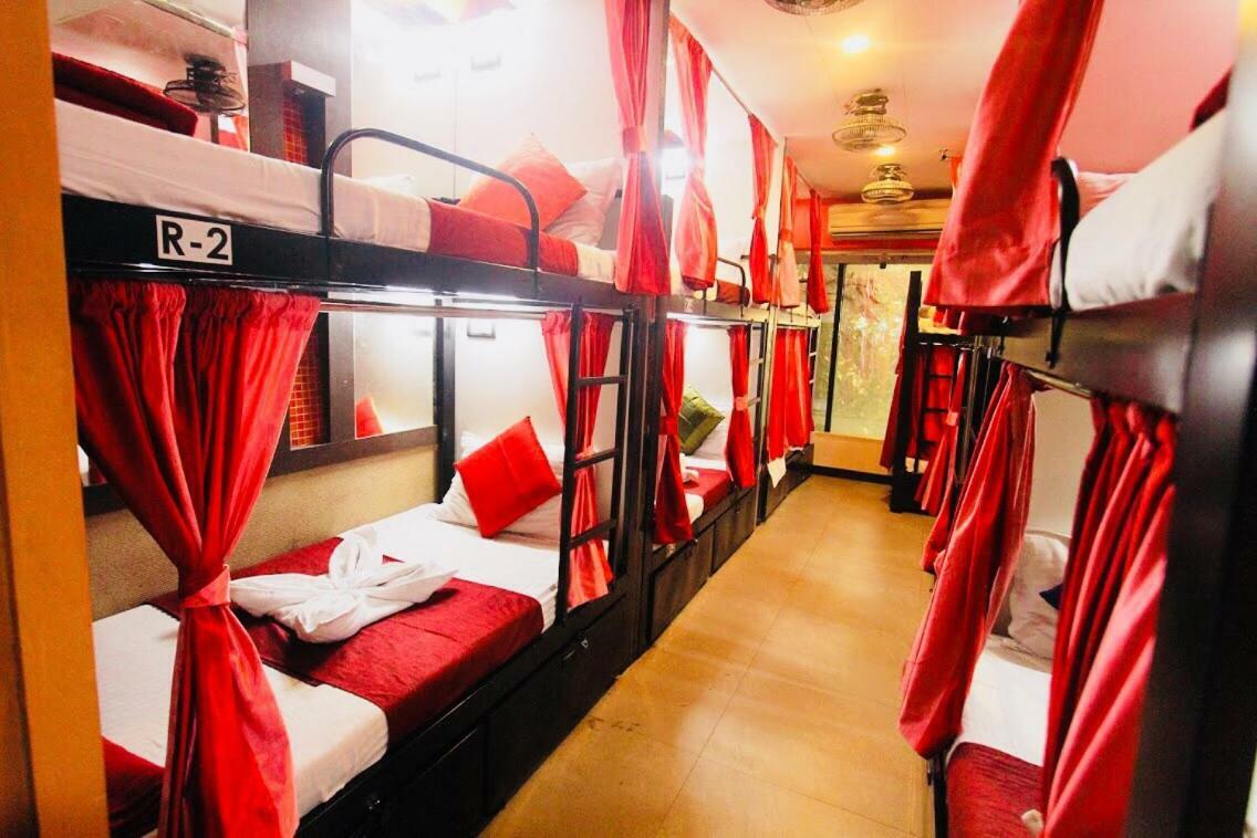Qubestay TownHostel Mumbai Exterior foto